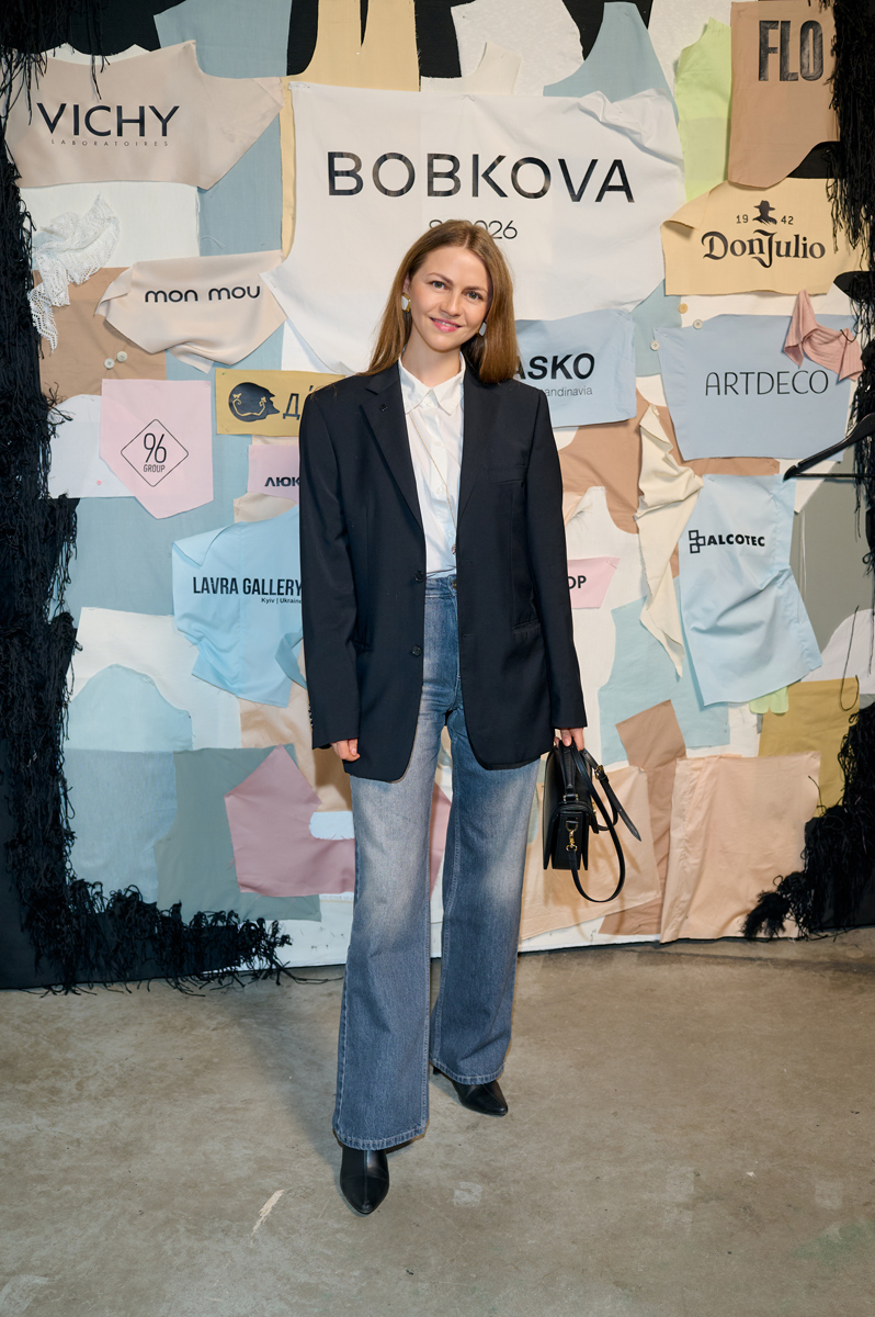 СонЯ Плакидюк та інші гості шоу BOBKOVA SS&rsquo;26: атмосферний вечір у галереї «Лавра»