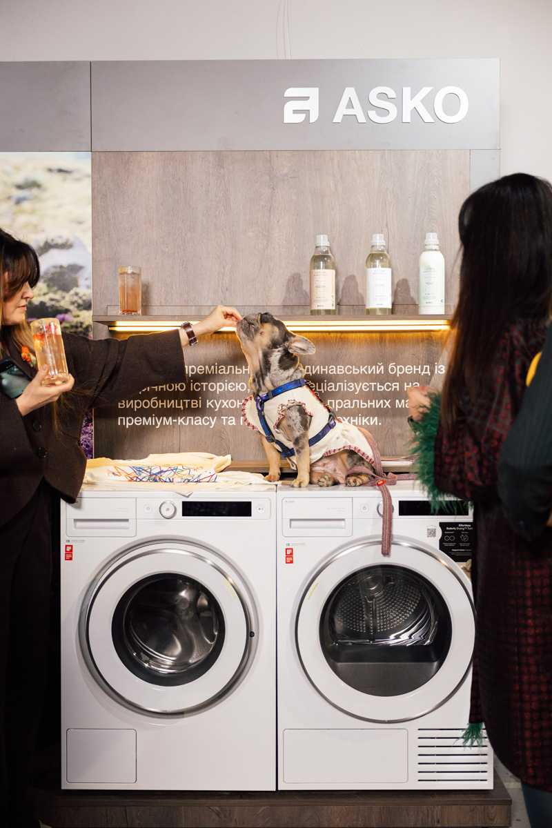 СонЯ Плакидюк та інші гості шоу BOBKOVA SS&rsquo;26: атмосферний вечір у галереї «Лавра»