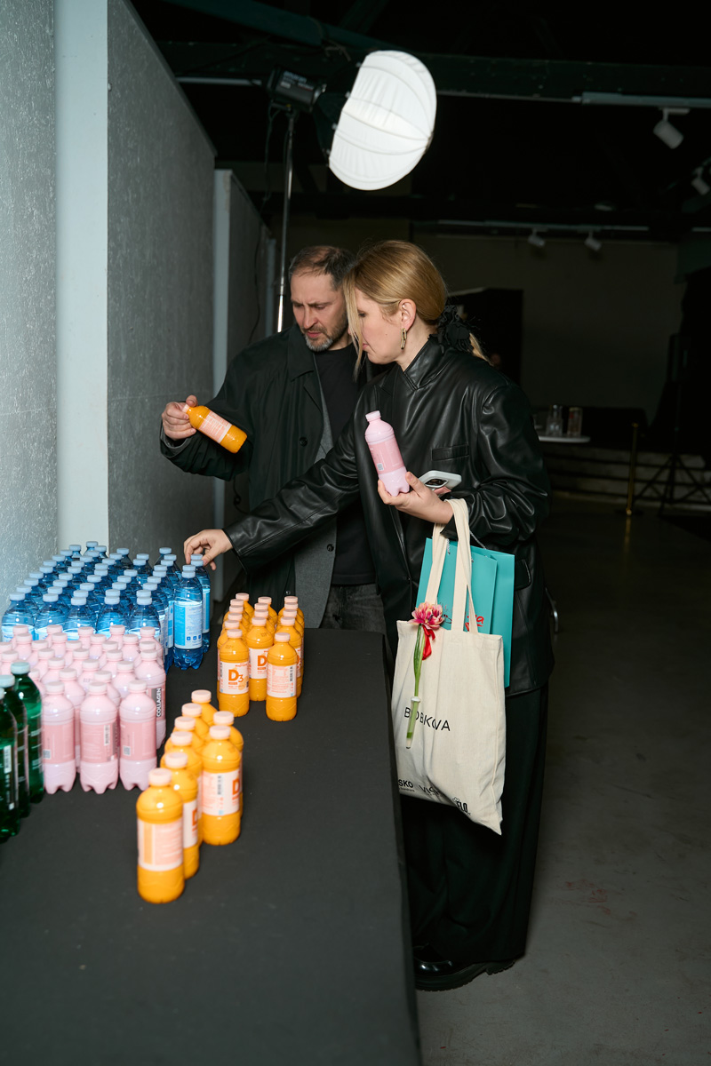 СонЯ Плакидюк та інші гості шоу BOBKOVA SS&rsquo;26: атмосферний вечір у галереї «Лавра»