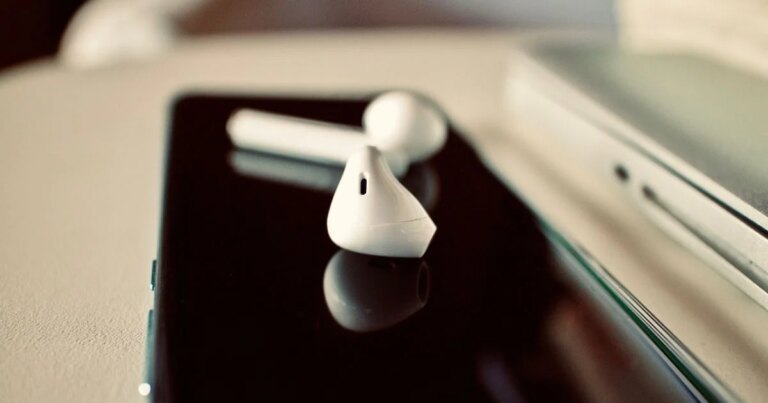 **AirPods у шлунку: як дівчина ледь не втратила слух через необачність** 9 **AirPods у шлунку: як дівчина ледь не втратила слух через необачність** 6
