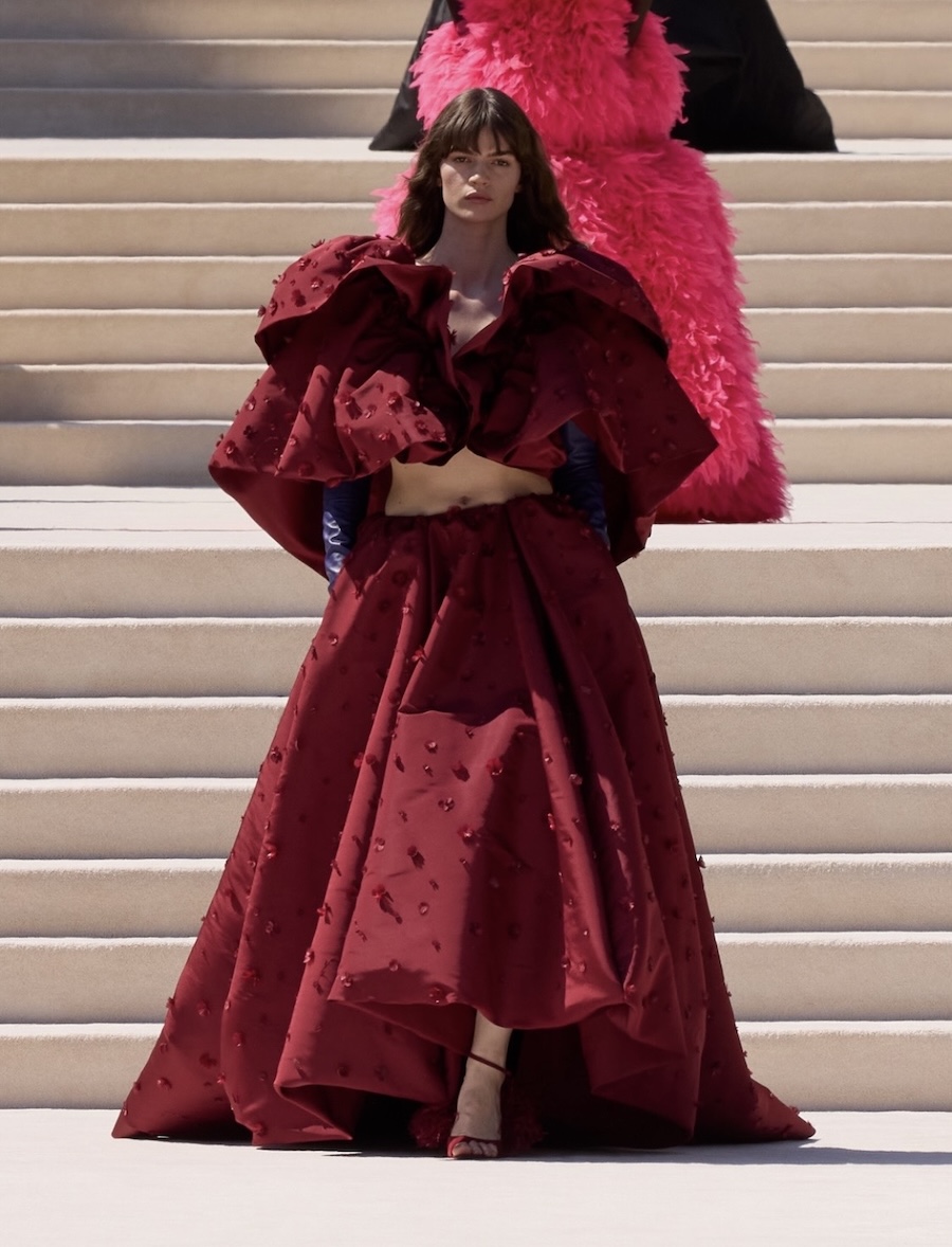 Дефіле Haid та дивні силуети: чи здивувала деbutна колекція Pierpaolo Piccioli для Balenciaga