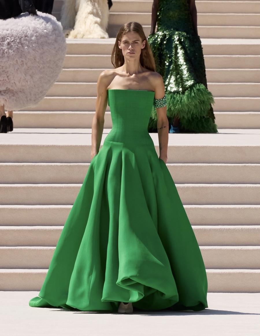 Дефіле Haid та дивні силуети: чи здивувала деbutна колекція Pierpaolo Piccioli для Balenciaga