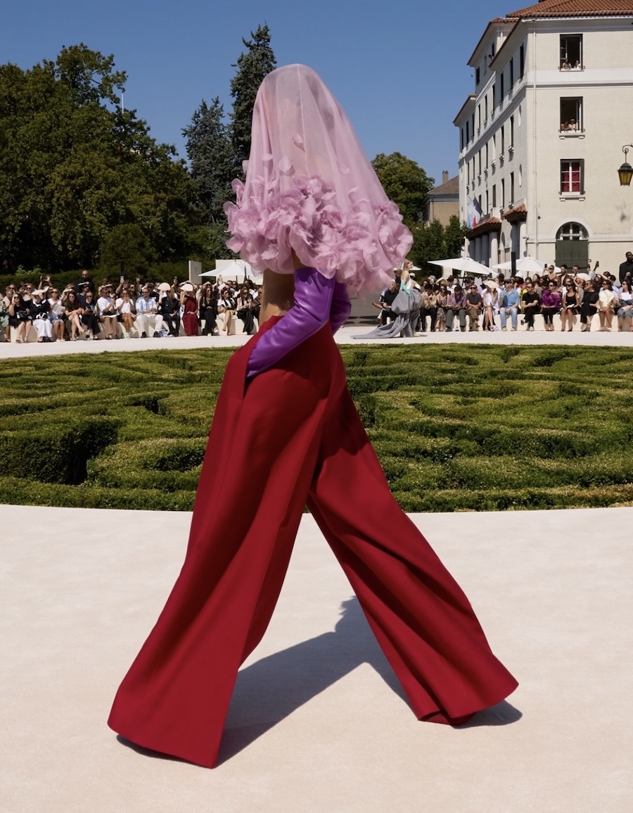 Дефіле Haid та дивні силуети: чи здивувала деbutна колекція Pierpaolo Piccioli для Balenciaga
