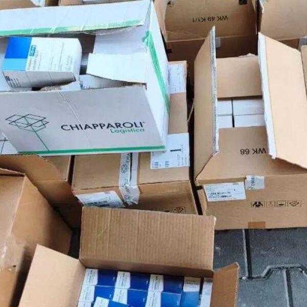 Гуманітарка з сюрпризом: 700 тисяч гривень ліків знайшли у вантажівці.