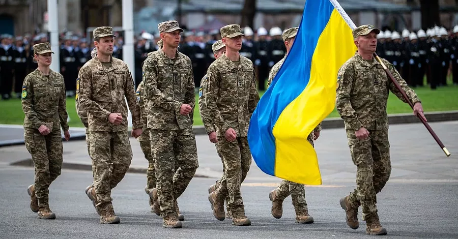 Українські військові в Лондоні на святковому параді до 80-ї річниці перемоги у Другій світовій війні. Фото з відкритих джерел