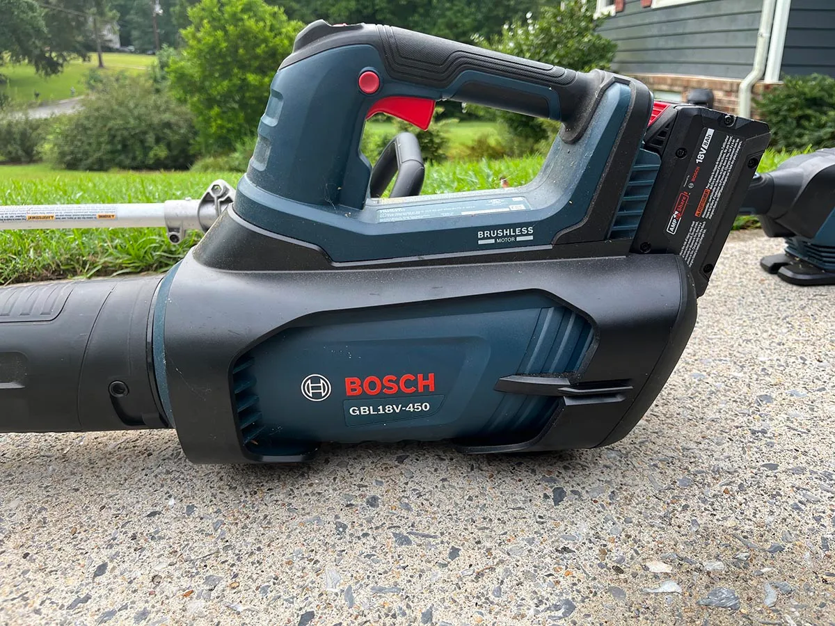 Bosch GBL18V: Довший заряд, стабільніша потужність 9 Bosch blower motor and handle