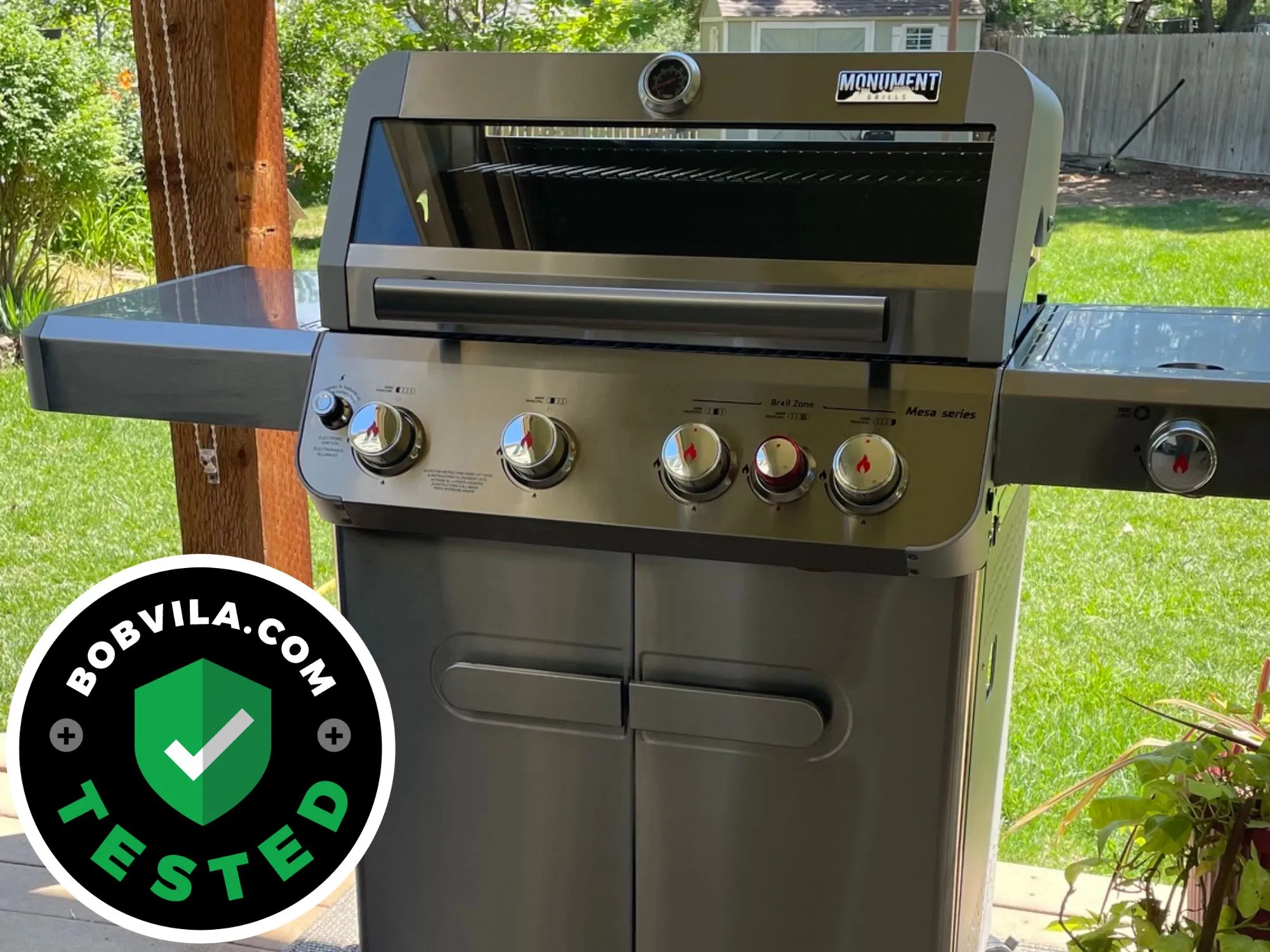 Monument Grills Mesa 415BZ на терасі перед тестуванням