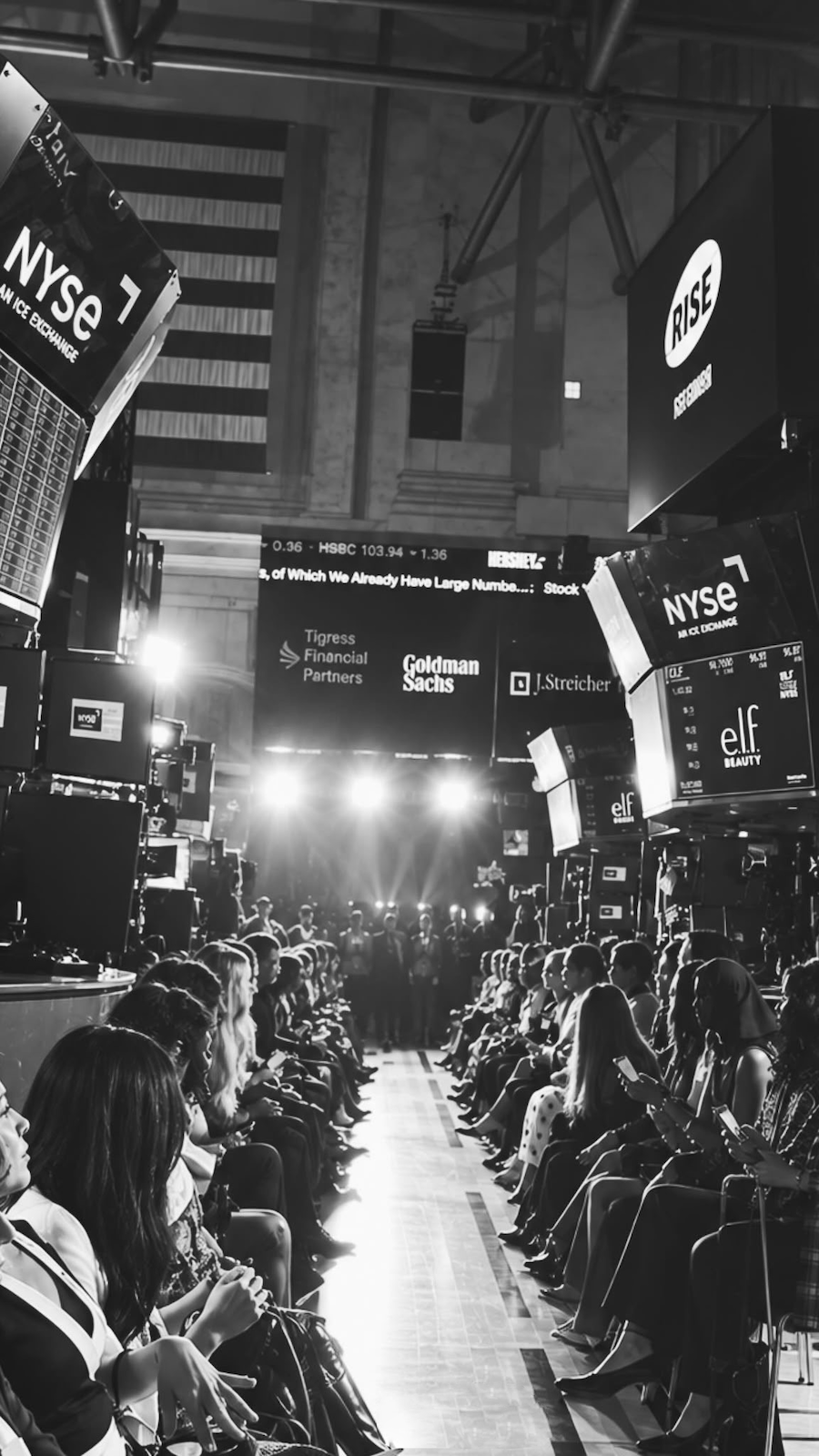 GASANOVA та DAMIRLI: нові фешн-образи на благодійному шоу Rise Fashion Show 9 GASANOVA та DAMIRLI представили свої образи на благодійному Rise Fashion Show у Нью-Йорку