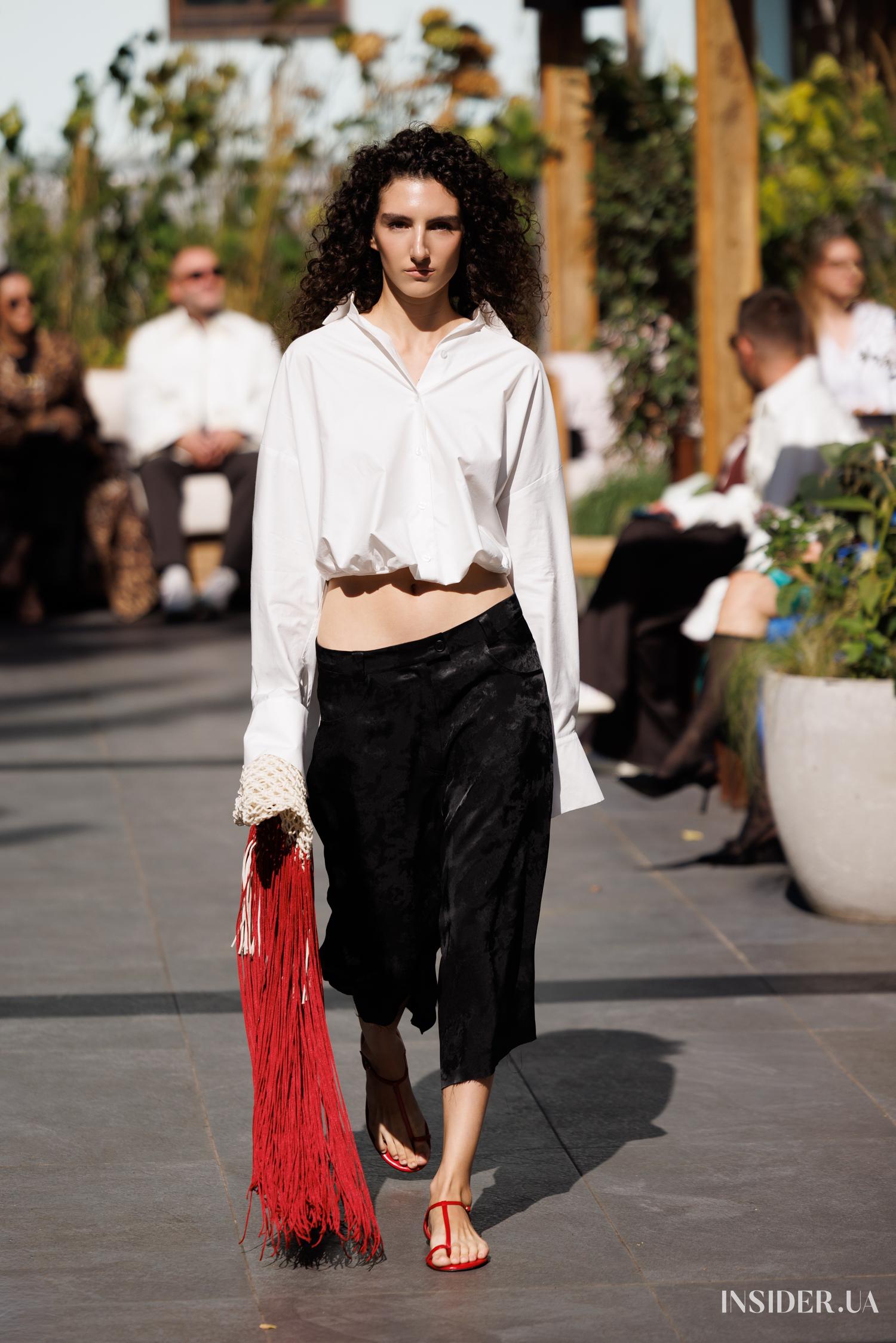POUSTOVIT SS&rsquo;27: Презентація POUSTOVIT