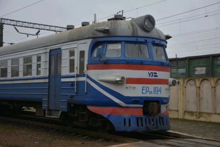 Укрзалізниця затвердила правила безпечної евакуації пасажирів під час обстрілів 1 Укрзалізниця затвердила правила безпечної евакуації пасажирів під час обстрілів 1