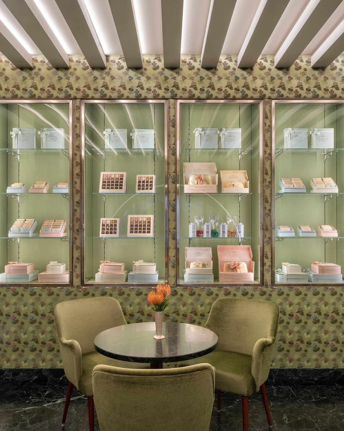 Prada Galleria в Мілані: must-have естетика нового простору від Prada, що задає тренди 20 Prada Galleria