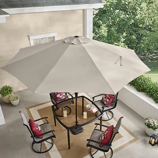 Home Depot розпродає садові меблі до Дня праці 7 Парасолька для патіо Hampton Bay 11 футів