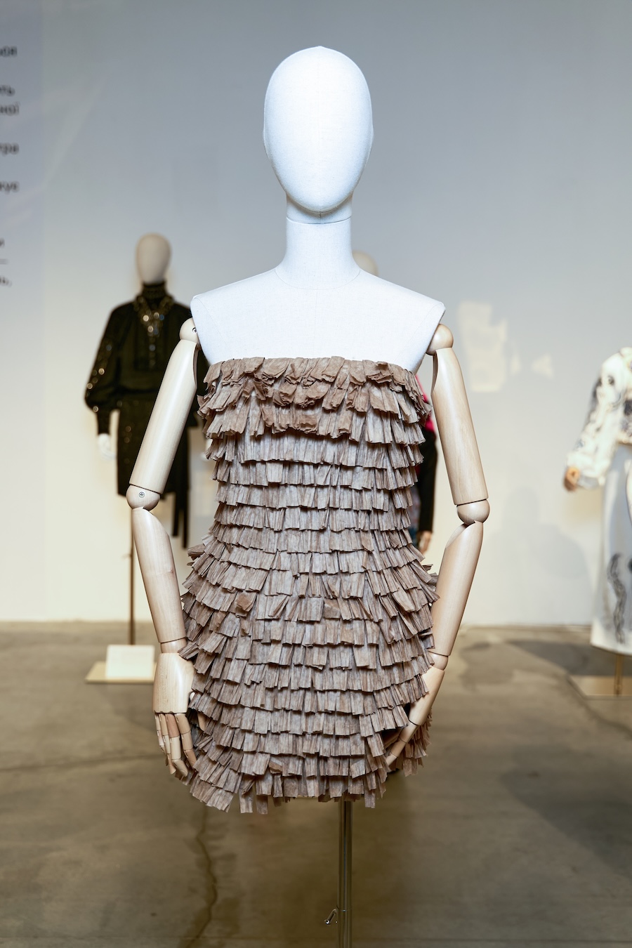 Ukrainian designers showcase traditional crafts in modern fashion