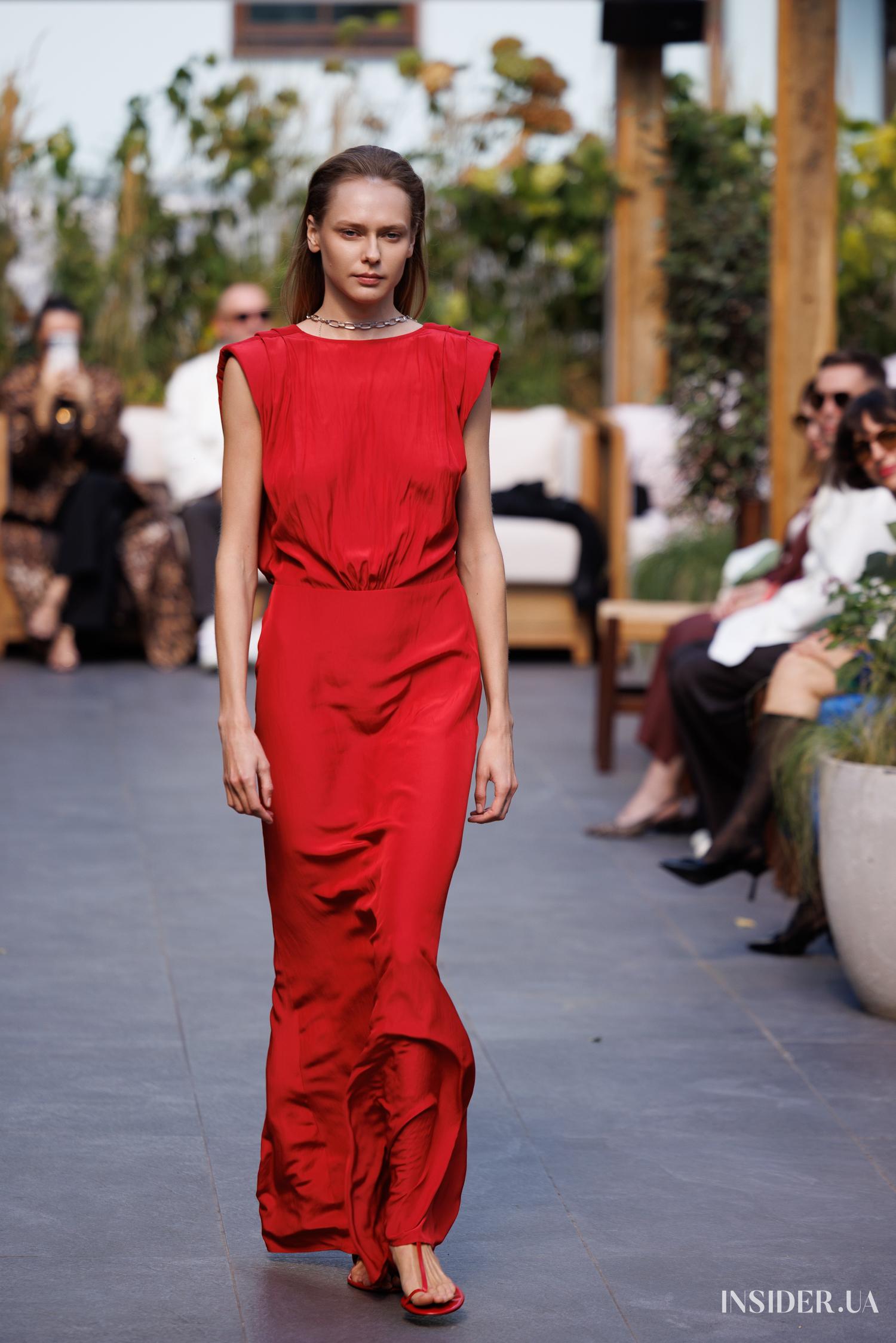 POUSTOVIT SS&rsquo;27: Презентація POUSTOVIT
