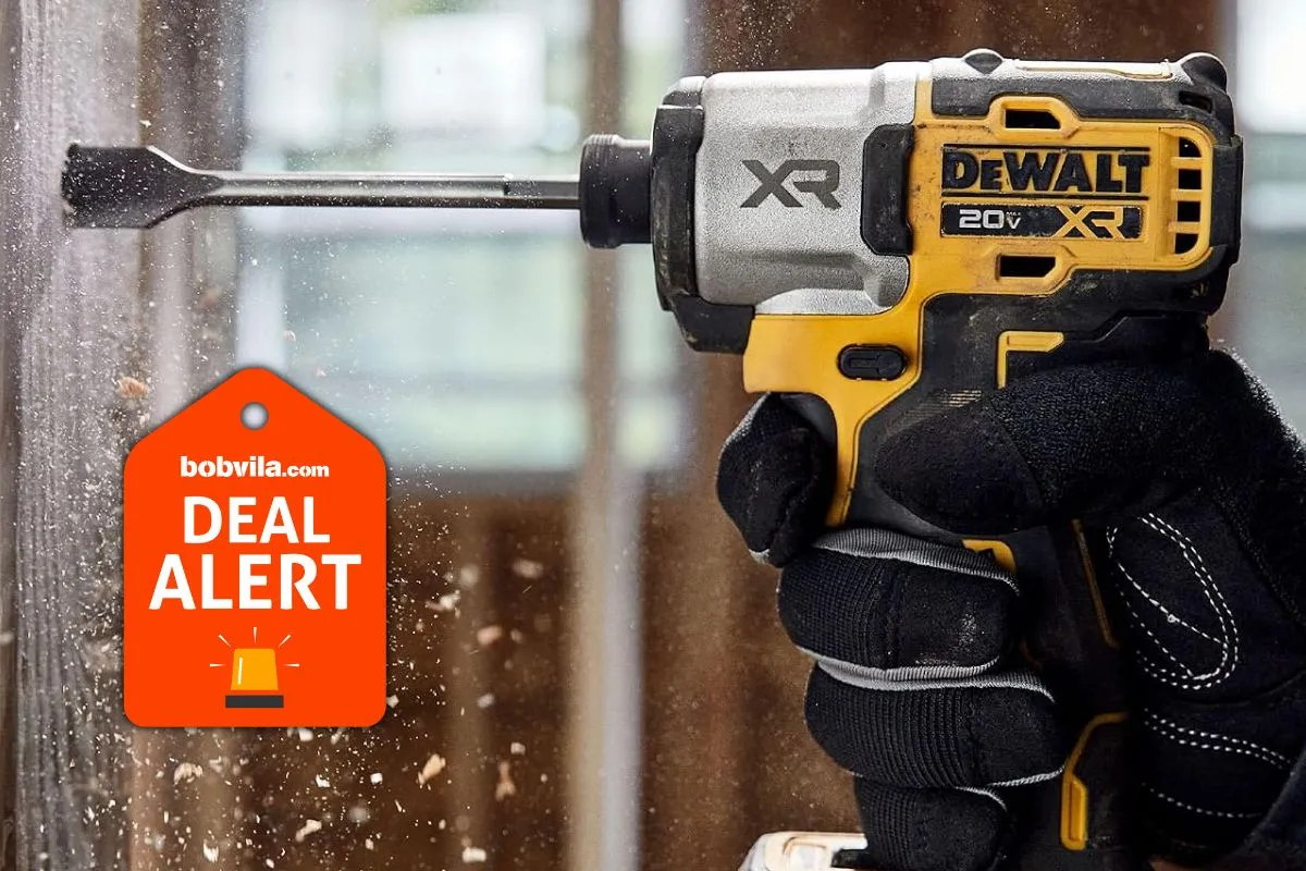 Amazon пропонує знижки до 64% на інструменти DeWalt – економія на інструментах, акумуляторах тощо