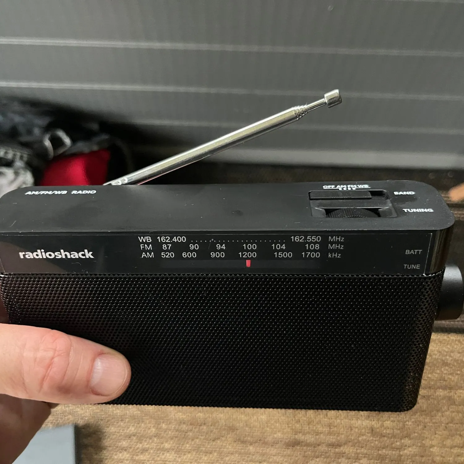 4 речі з RadioShack для вашого аварійного набору 7 Портативне погодне радіо RadioShack