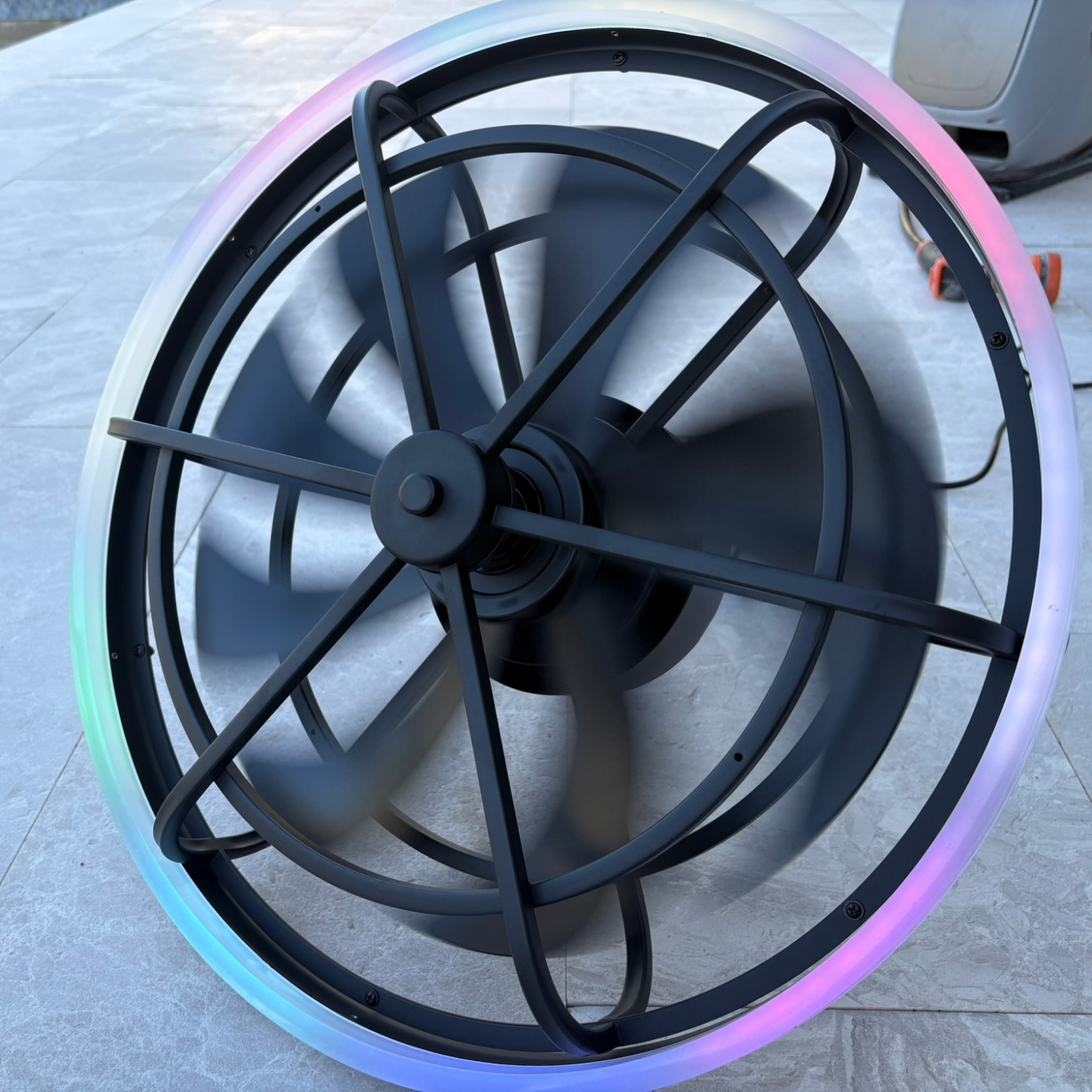 Найкращі вуличні вентилятори для тераси, басейну та гаража 20 Fanbulous Outdoor Ceiling Fan with RGB Light