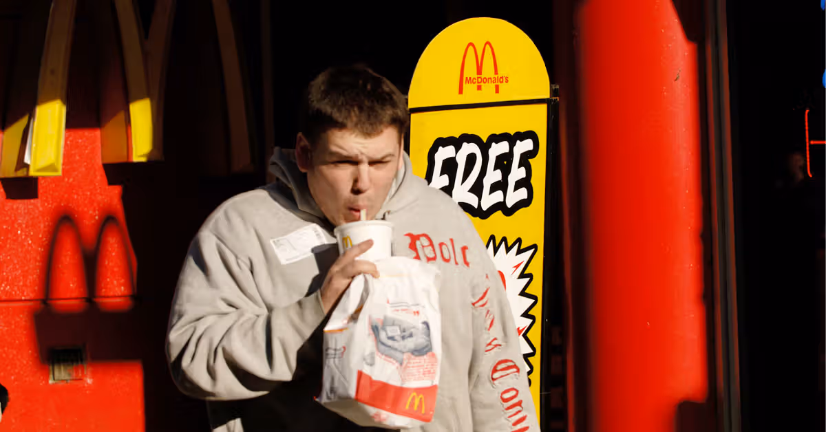 McMigraine": Чи справді новий TikTok-тренд з Кока-Колою та картоплею фрі рятує від мігрені? 2 McMigraine": Чи справді новий TikTok-тренд з Кока-Колою та картоплею фрі рятує від мігрені? 2