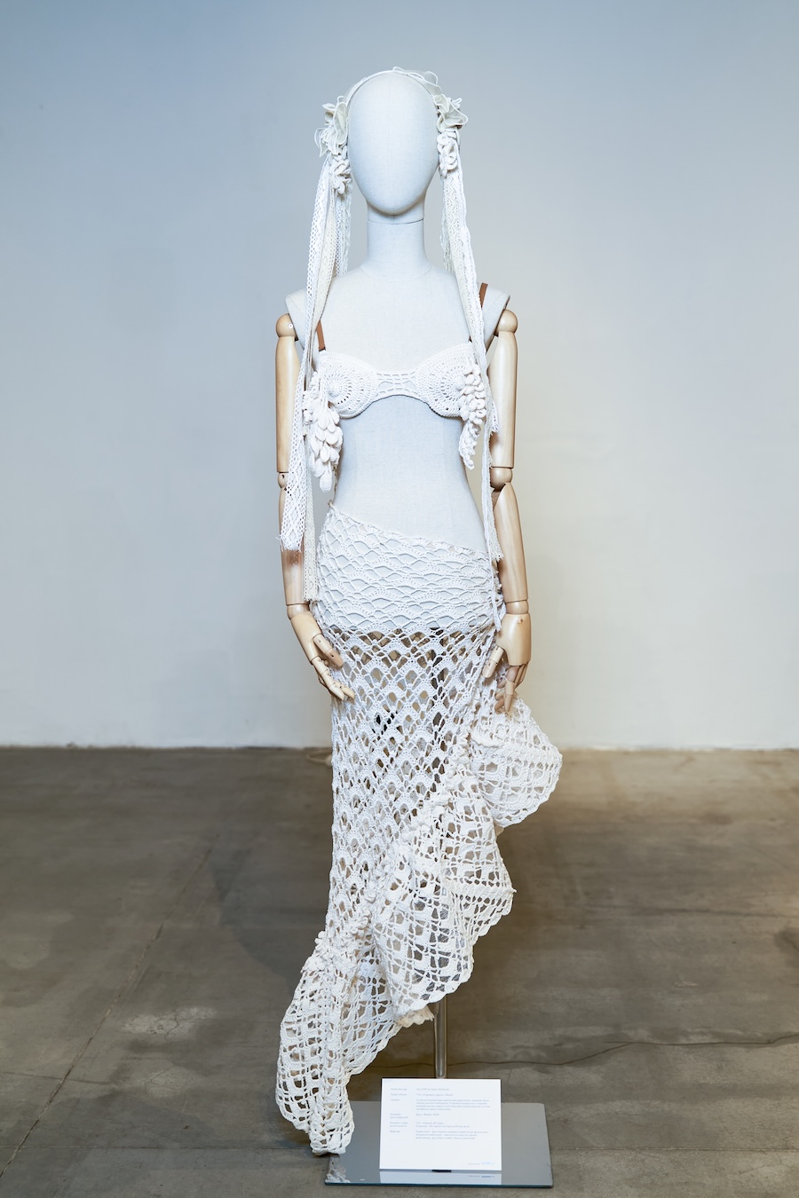 Ukrainian designers showcase traditional crafts in modern fashion