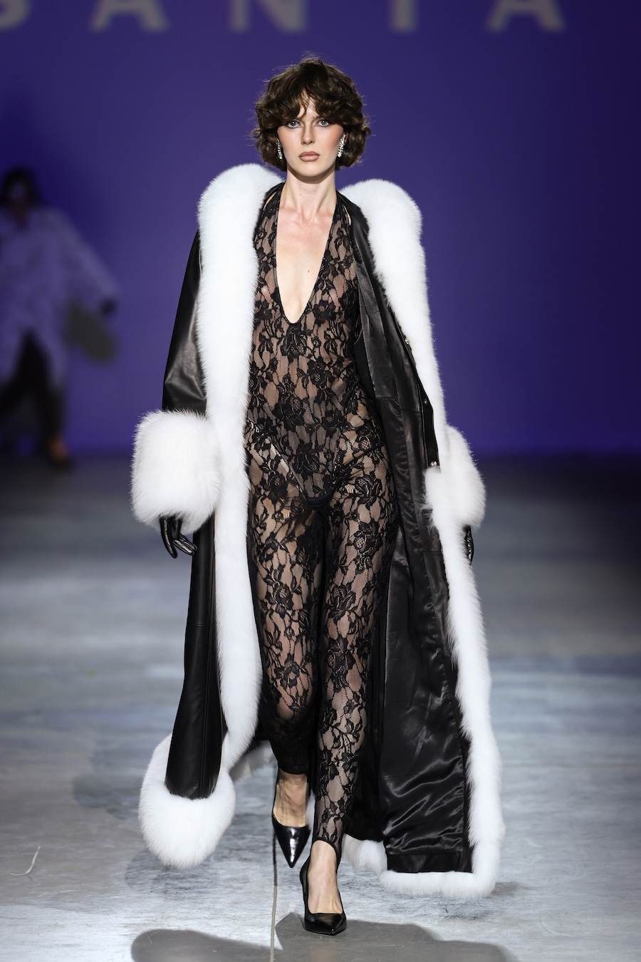 UFW SS’27: SANTA — новий must-have тренд у power dressing: скульптурний крій та ефектні об’єми для твого незабутнього образу 30 Колекція SANTA