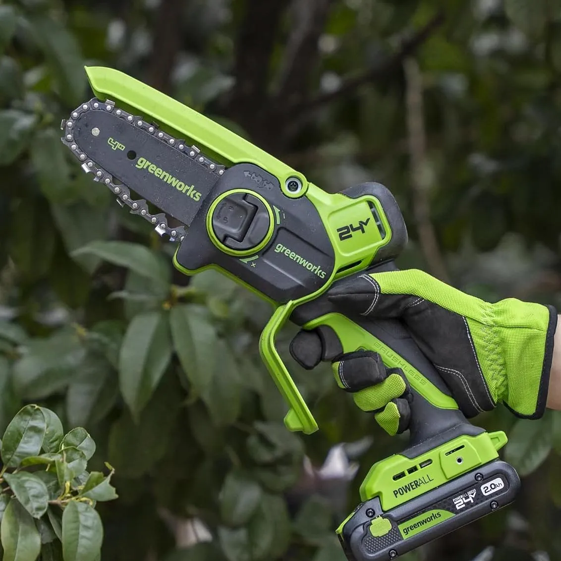Amazon розпродає бензопили за зниженими цінами 4 Early Amazon PBDD Chainsaw Deals Greenworks 24V 4-Inch Mini Chainsaw