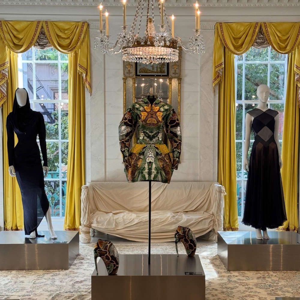 Цифра дня: елегантність Наомі Кемпбелл – новітній тренд haute couture, що вразив світ! 14 Вбрання від John Galliano