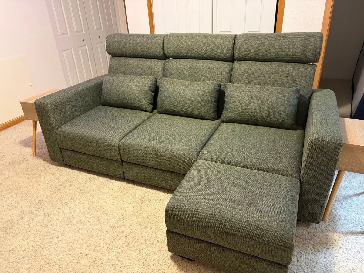 Диван Cozey Neptune Sleeper Sofa з опціональними підголівниками