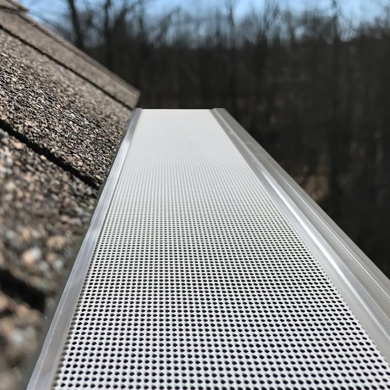 Найкращий варіант мікросітчастого захисту жолобів: Air Jade White-Coated Stainless Steel Gutter Guard