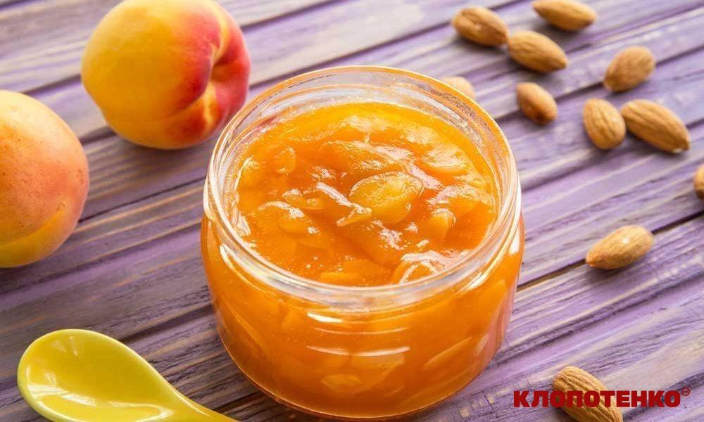 Абрикосове варення з мигдалем