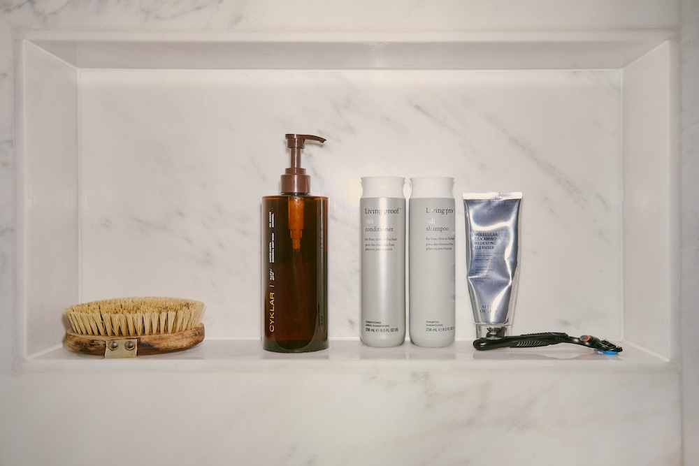 Олівія Джейд завжди прагнула цього 6 Olivia Jade’s skincare setup.