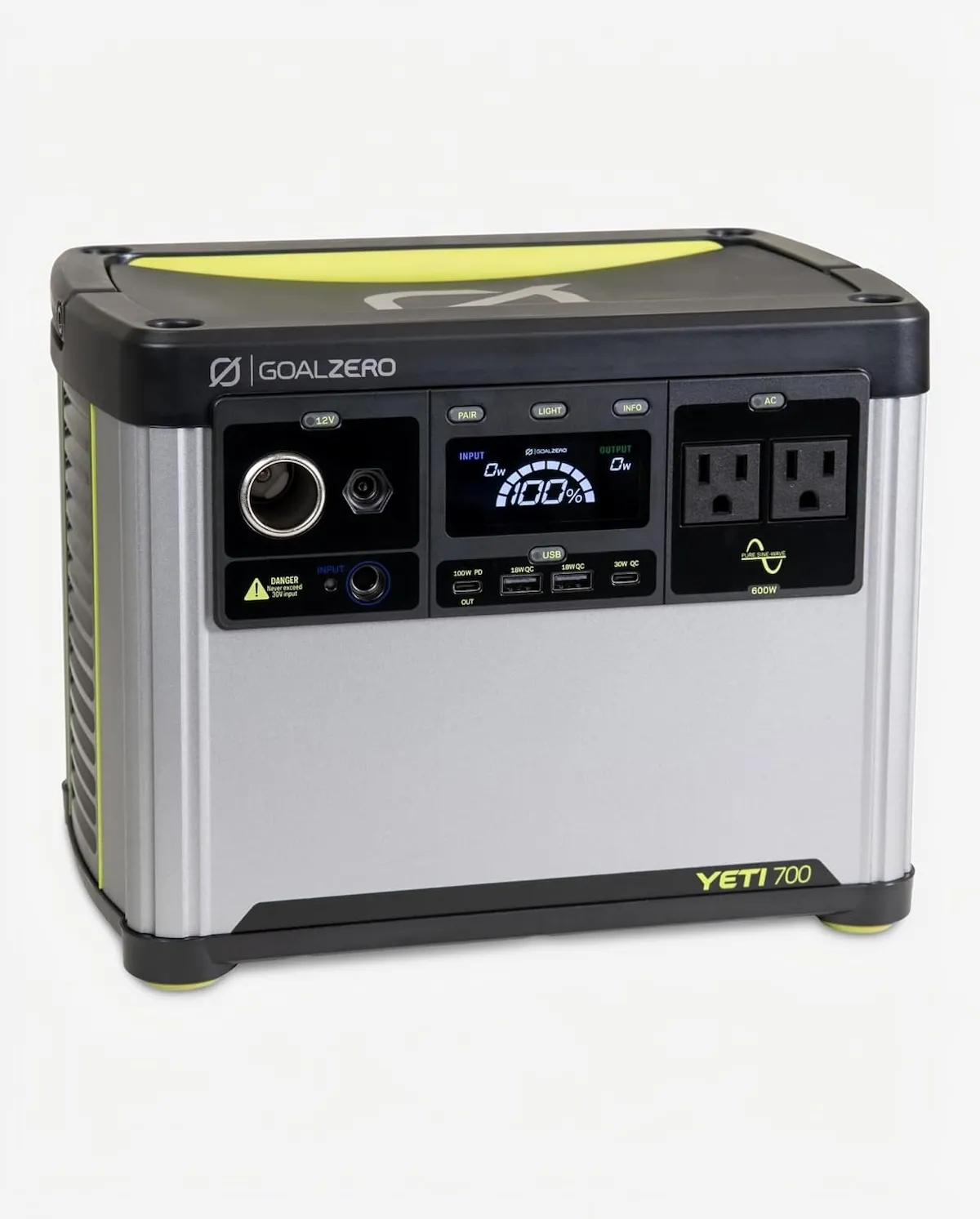 Goal Zero Yeti 700 Power Station на білому фоні