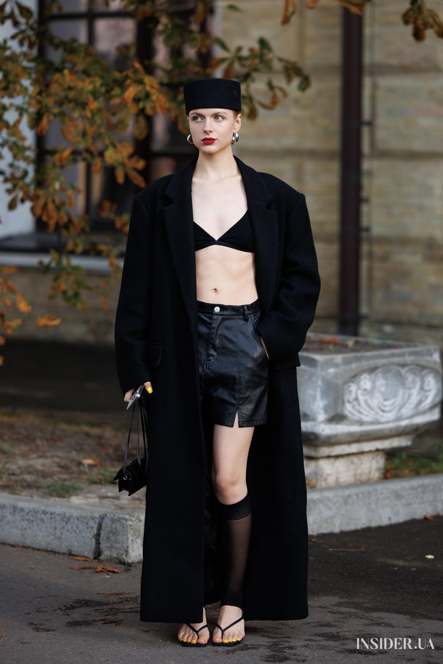 Street style UFW SS'27: Яскраві образи гостей – фешн-поради стилю 62 Вікторія Бондаренко