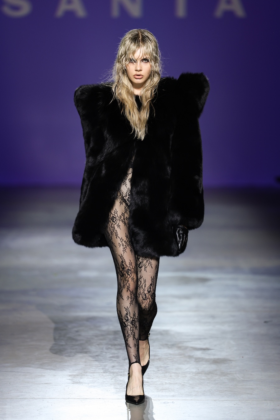 UFW SS’27: SANTA — новий must-have тренд у power dressing: скульптурний крій та ефектні об’єми для твого незабутнього образу 19 Колекція SANTA