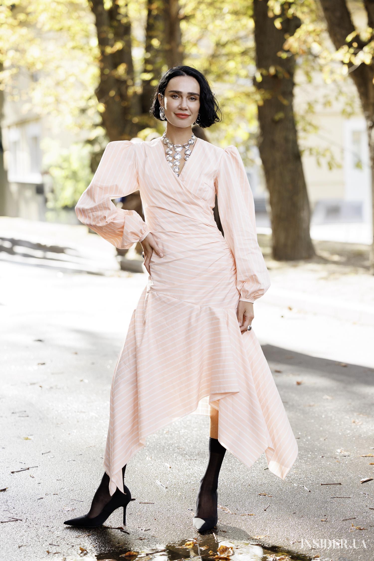 Street style UFW SS’27: головні тренди сезону та must-have образи фінального дня 34 Саша Норова