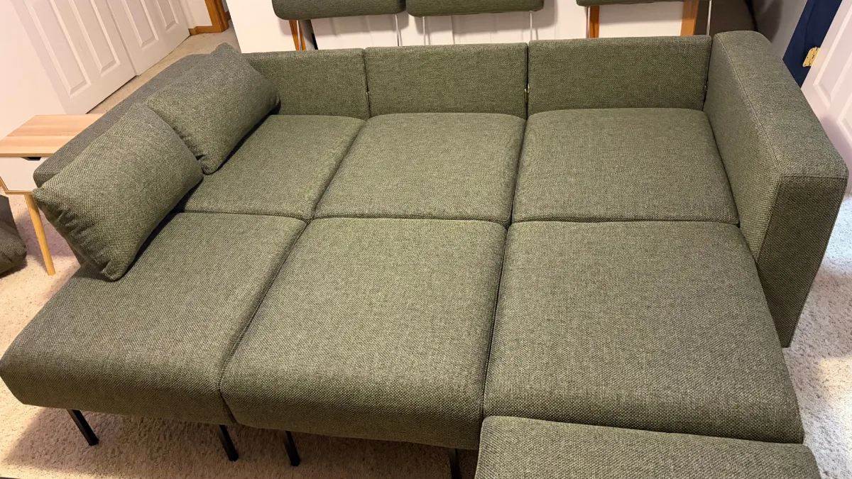 Диван Cozey Neptune Sleeper Sofa як ліжко