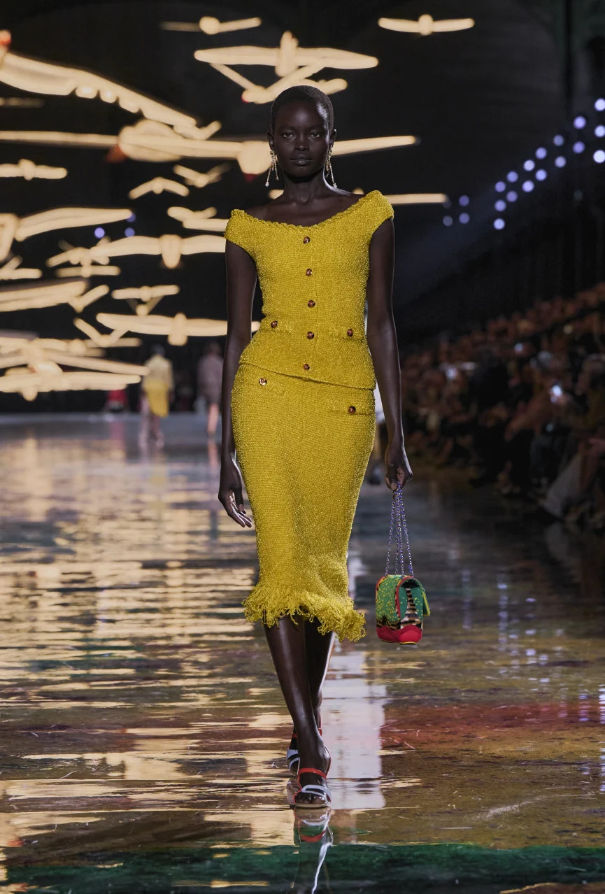 Chanel SS’27: смілива колекція, що диктує новий тренд на показ тіла 28 Chanel SS’27: смілива колекція, що диктує новий тренд на показ тіла 28