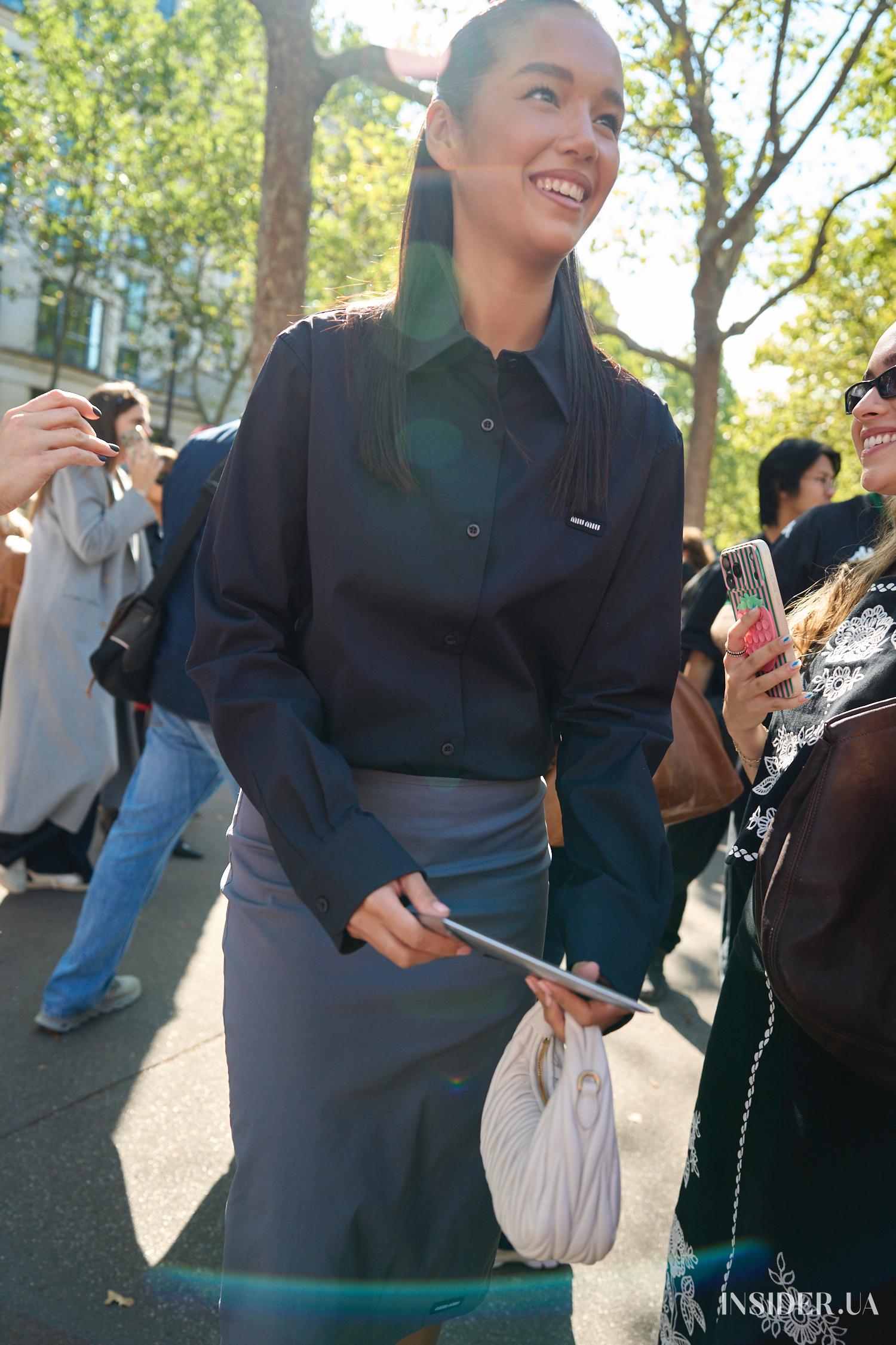 Street style PFW SS&rsquo;27: найяскравіші образи гостей показу Miu Miu