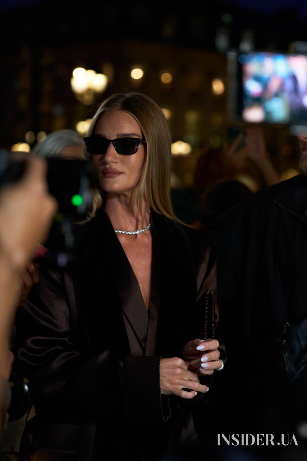 PFW SS’27: Гості Tom Ford задають тренди вулиць – твої фешн-образи з Парижа 28 Street style PFW SS’27