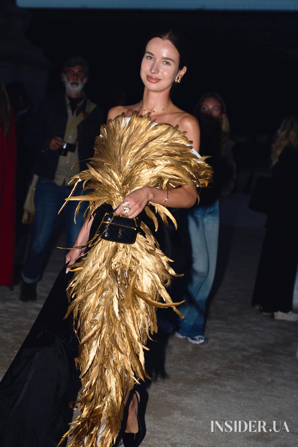 Street style PFW SS’27: найяскравіші образи гостей показів Schiaparelli та Balenciaga — стильний тренд весни-літа 2027, який варто додати до свого must-have гардеробу. 31 Street style PFW SS’27: Віра Дуплава