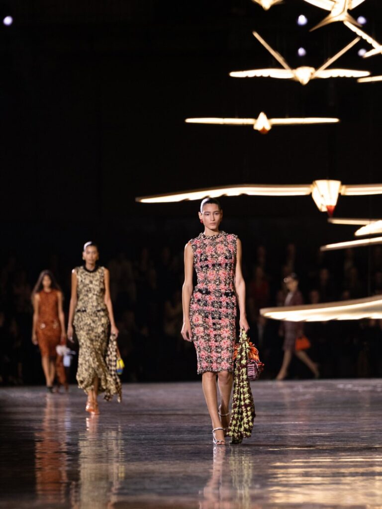 Chanel SS’27: смілива колекція, що диктує новий тренд на показ тіла 123 Chanel SS’27: смілива колекція, що диктує новий тренд на показ тіла 30