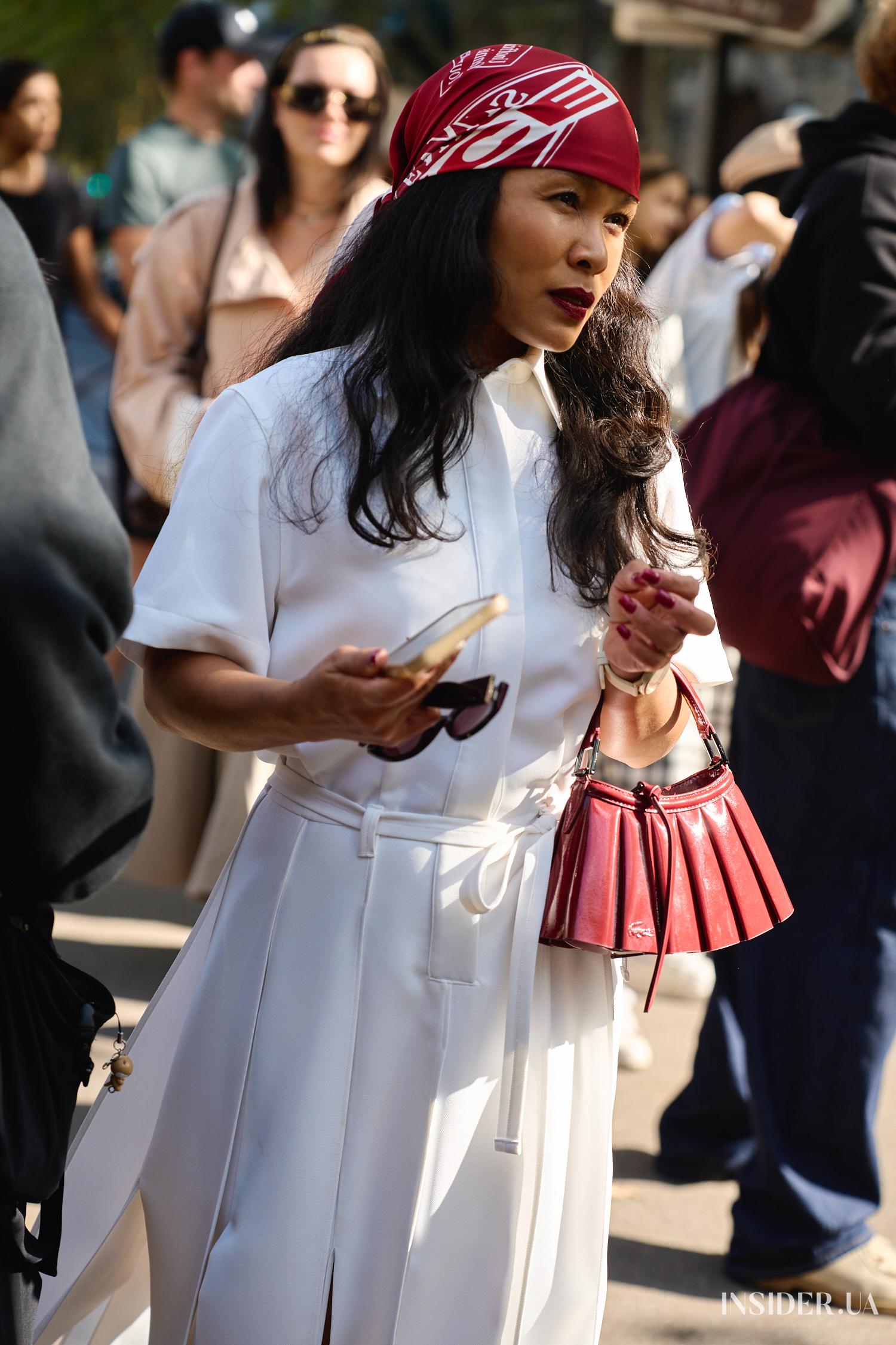 Street style PFW SS&rsquo;27: найяскравіші образи гостей показу Miu Miu