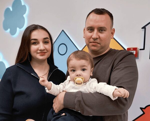 Наймолодшому пацієнту Львова врятували життя: татова печінка для крихітки