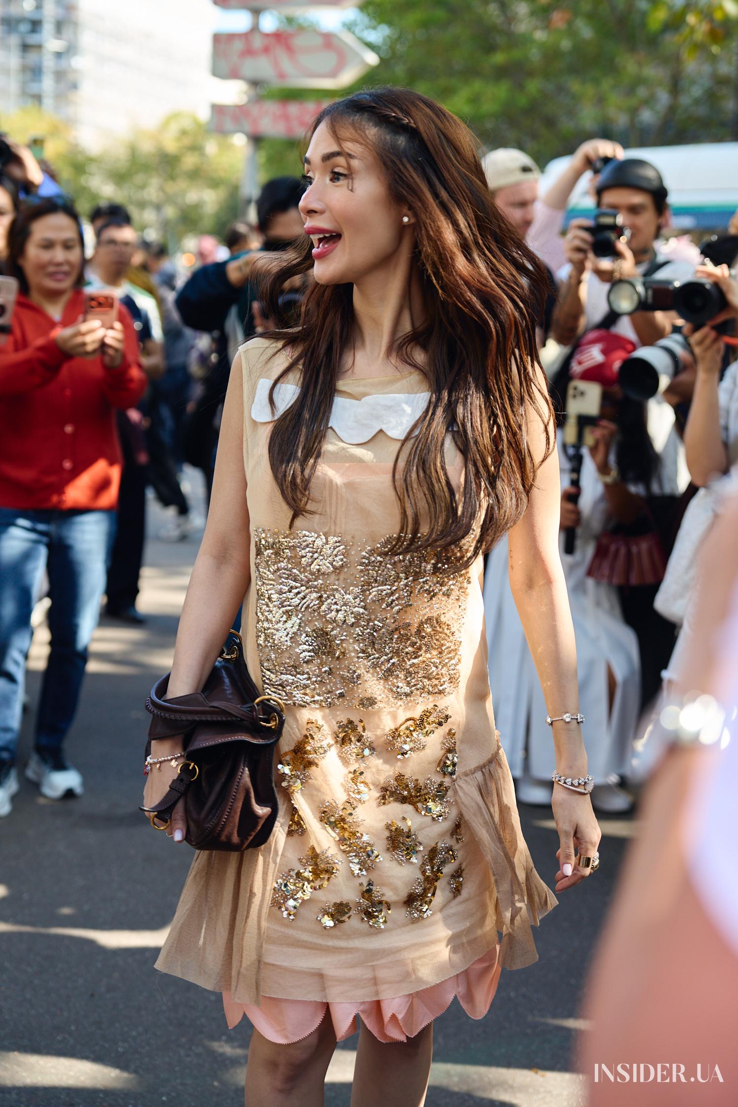 Street style PFW SS&rsquo;27: найяскравіші образи гостей показу Miu Miu