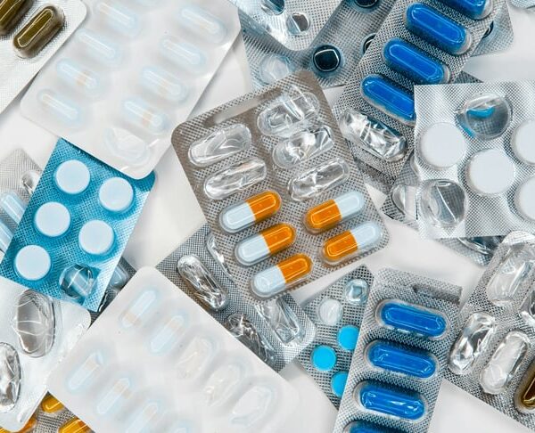 Як отримати потрібні ліки: пояснення МОЗ
