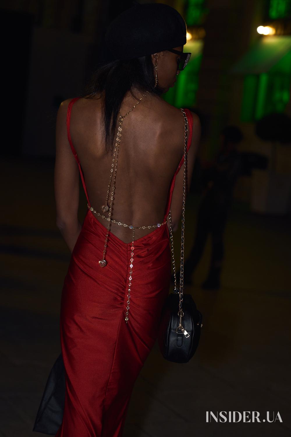 PFW SS’27: Гості Tom Ford задають тренди вулиць – твої фешн-образи з Парижа 41 Street style PFW SS’27