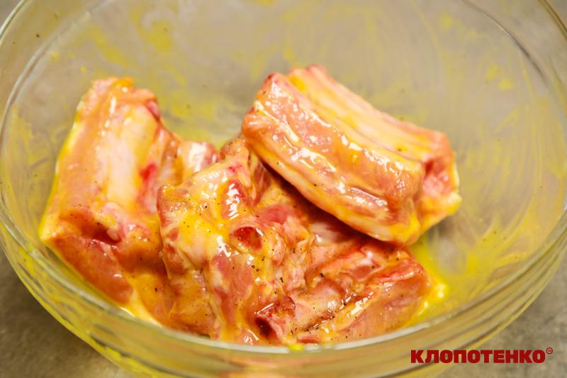 Маринування свинячих реберець