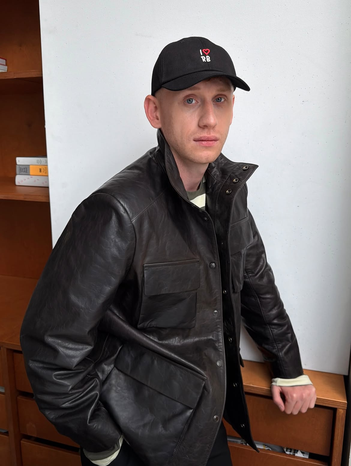 Олександр Рудинський — новий тренд осені: фешн-образ від Ruslan Baginskiy 11 Актор Олександр Рудинський став обличчям осіннього кампанії Ruslan Baginskiy